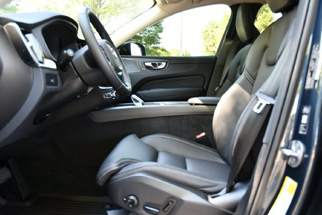 New 2027 Volvo XC60 B5 Ultra AWD/4WD image 13