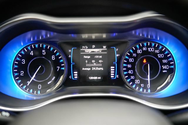 Used 2016 Chrysler 200 LX FWD image 31