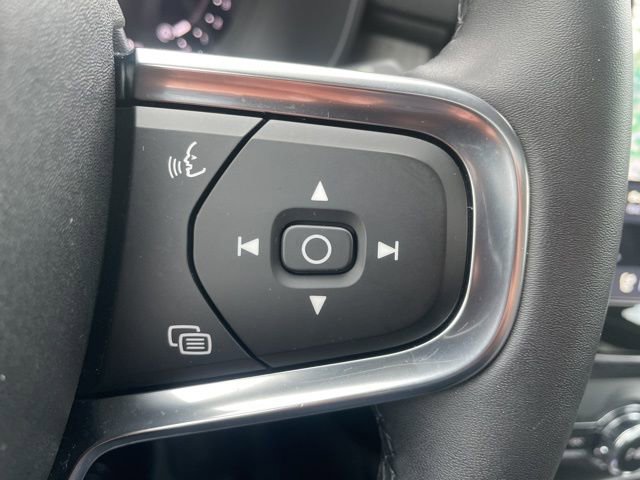 Certified 2024 Volvo XC40 B5 Plus w/ Protection Package Premier image 16