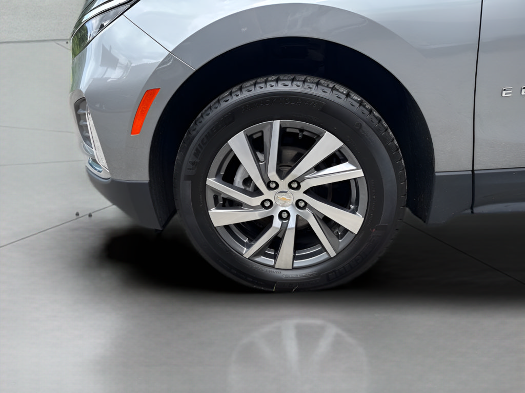 Used 2023 Chevrolet Equinox Premier AWD/4WD image 5