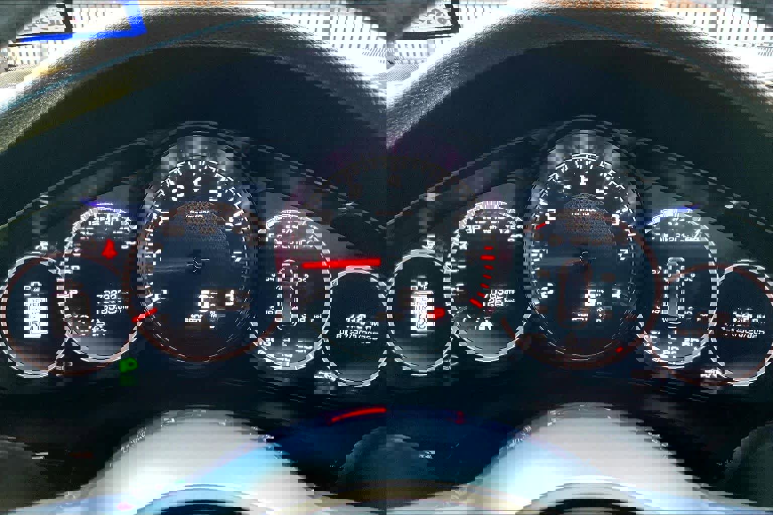 Used 2020 Porsche Cayenne S image 25