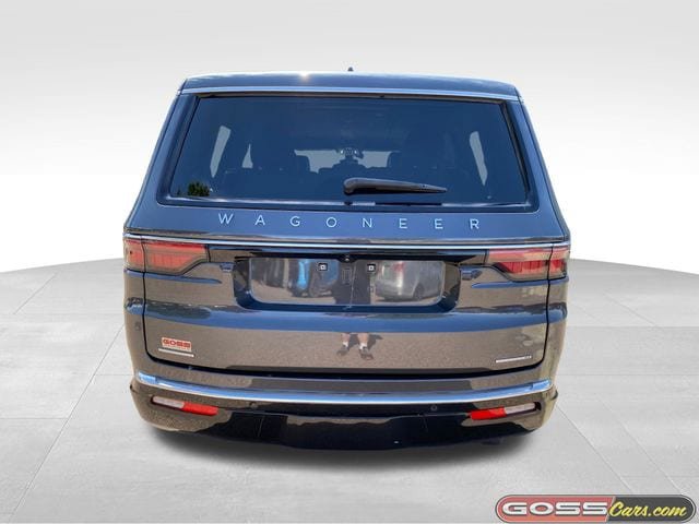 Used 2022 Jeep Wagoneer Series III AWD/4WD image 4