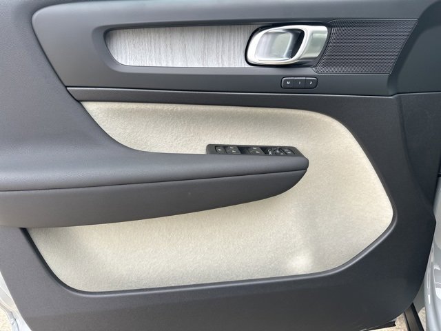 New 2026 Volvo XC40 B5 Plus w/ Protection Package Premier image 12