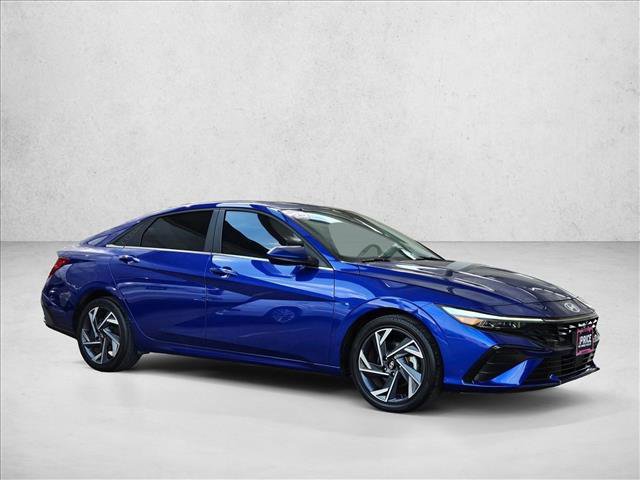 Certified 2025 Hyundai Elantra SEL FWD image 3