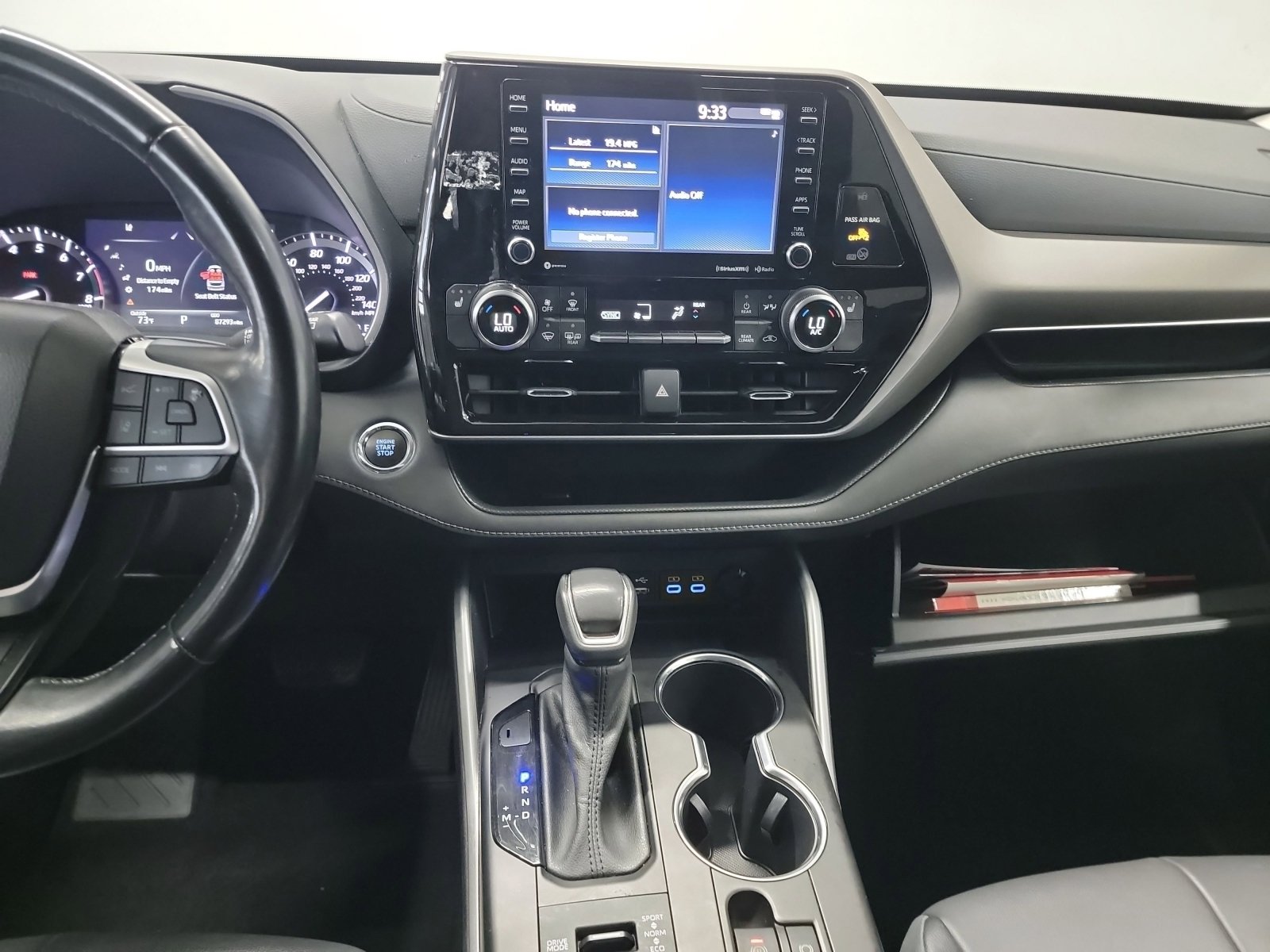 Used 2022 Toyota Highlander XLE AWD/4WD image 20