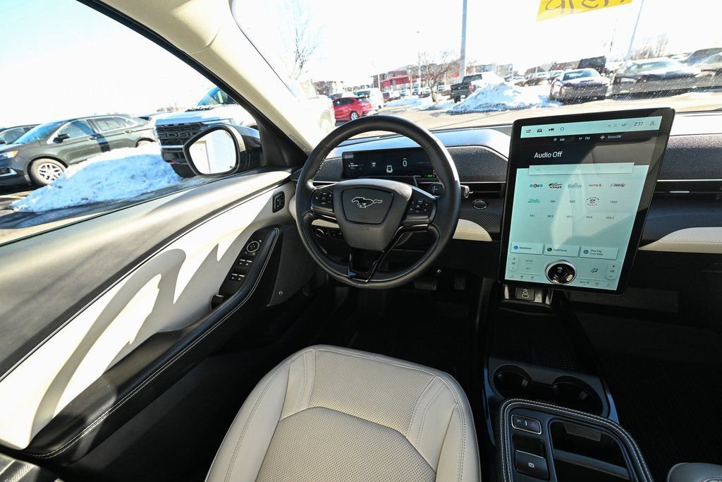 Certified 2025 Ford Mustang Mach-E Premium image 32