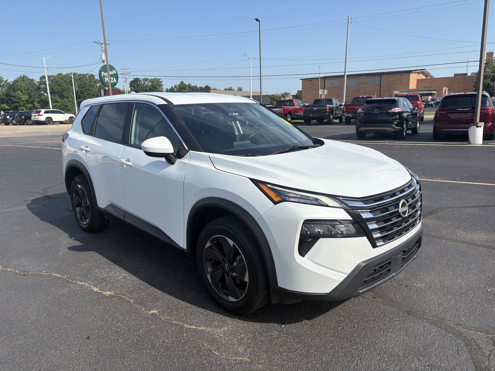 Used 2025 Nissan Rogue SV AWD/4WD image 2