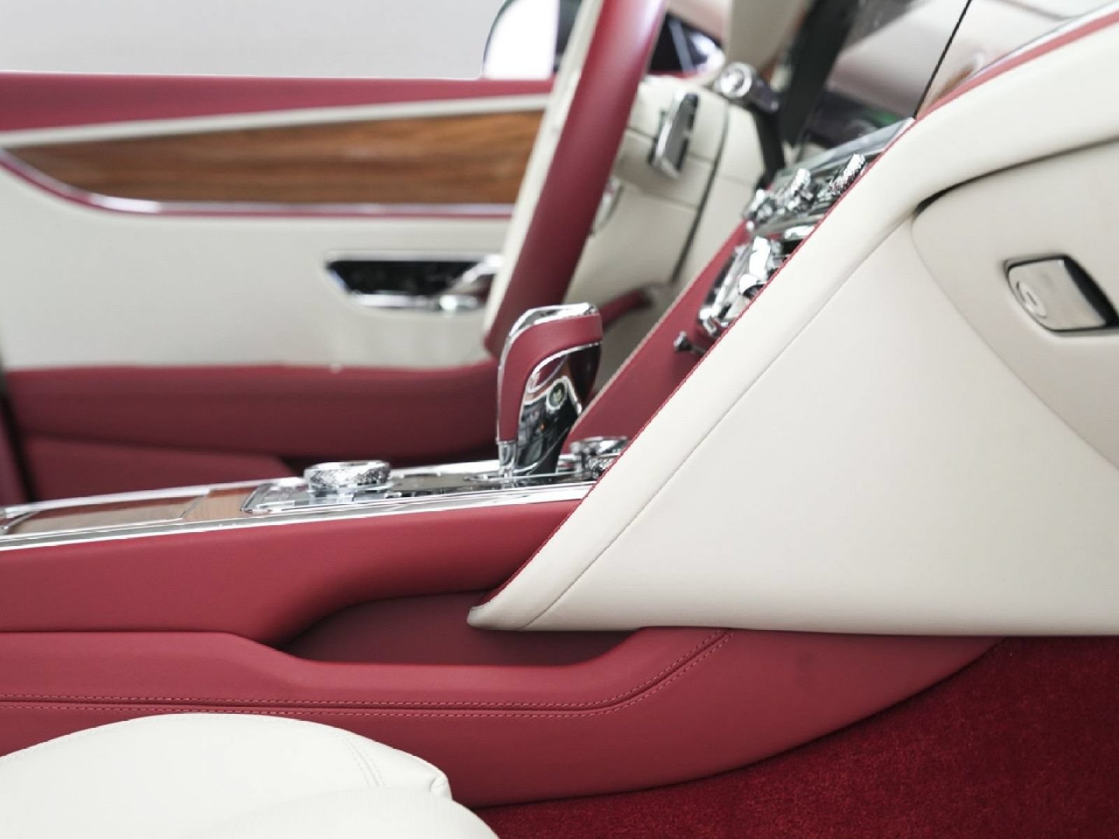 Used 2023 Bentley Flying Spur V8 AWD/4WD image 42