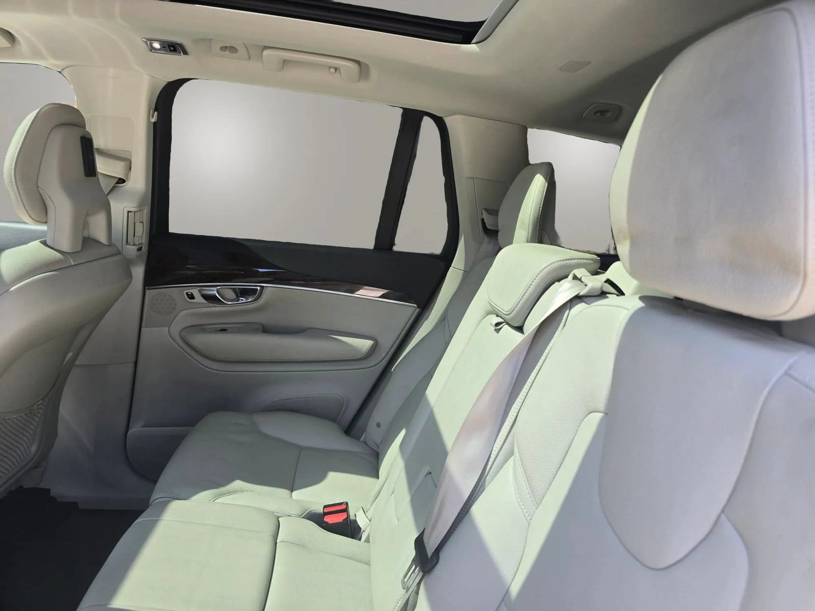 Used 2017 Volvo XC90 T6 Momentum w/ Vision Package AWD/4WD image 26