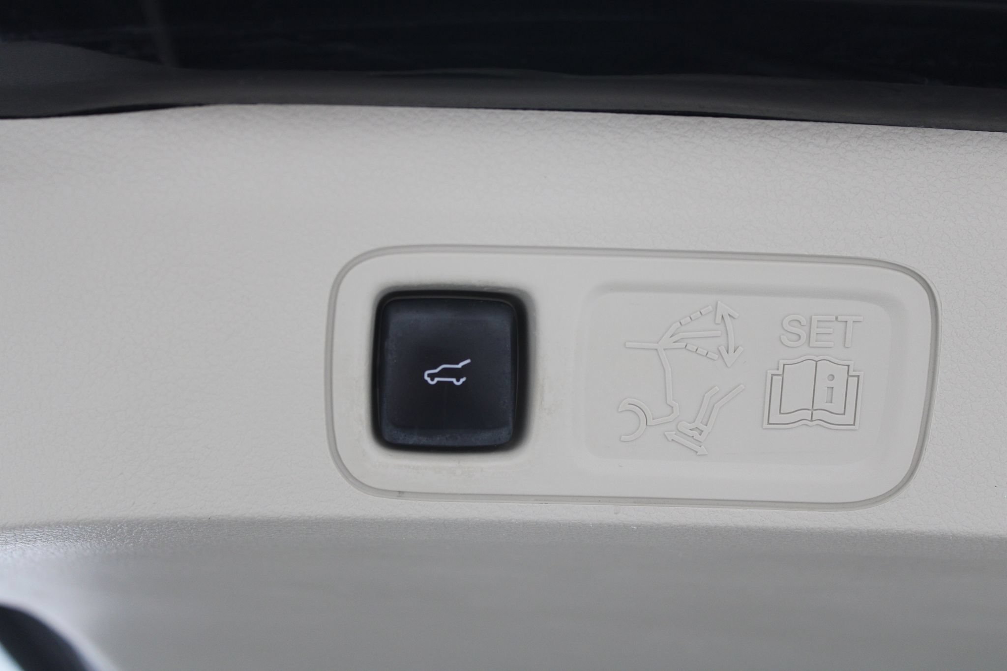 Used 2018 Lincoln Navigator Reserve w/ Technology Package AWD/4WD image 22