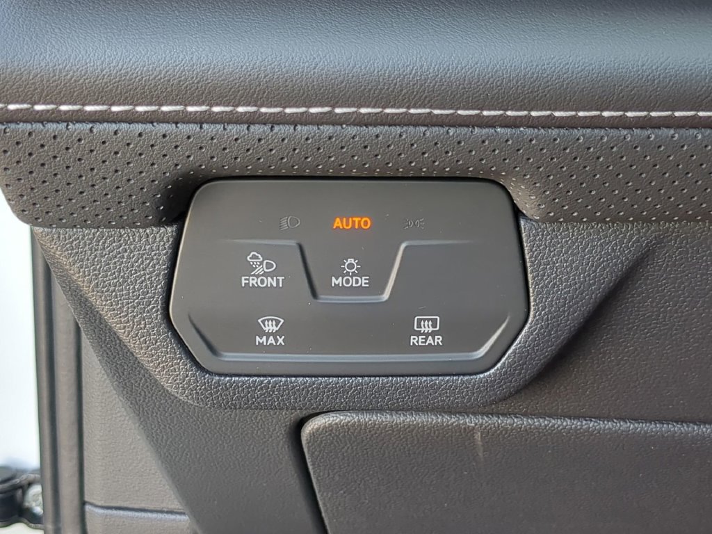 New 2026 Volkswagen Atlas SE FWD image 29