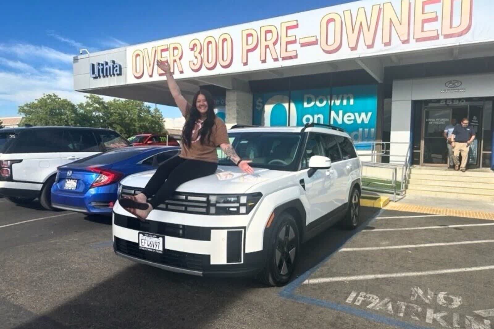 Used 2026 GMC Acadia Elevation w/ Elevation Premium Package AWD/4WD image 32