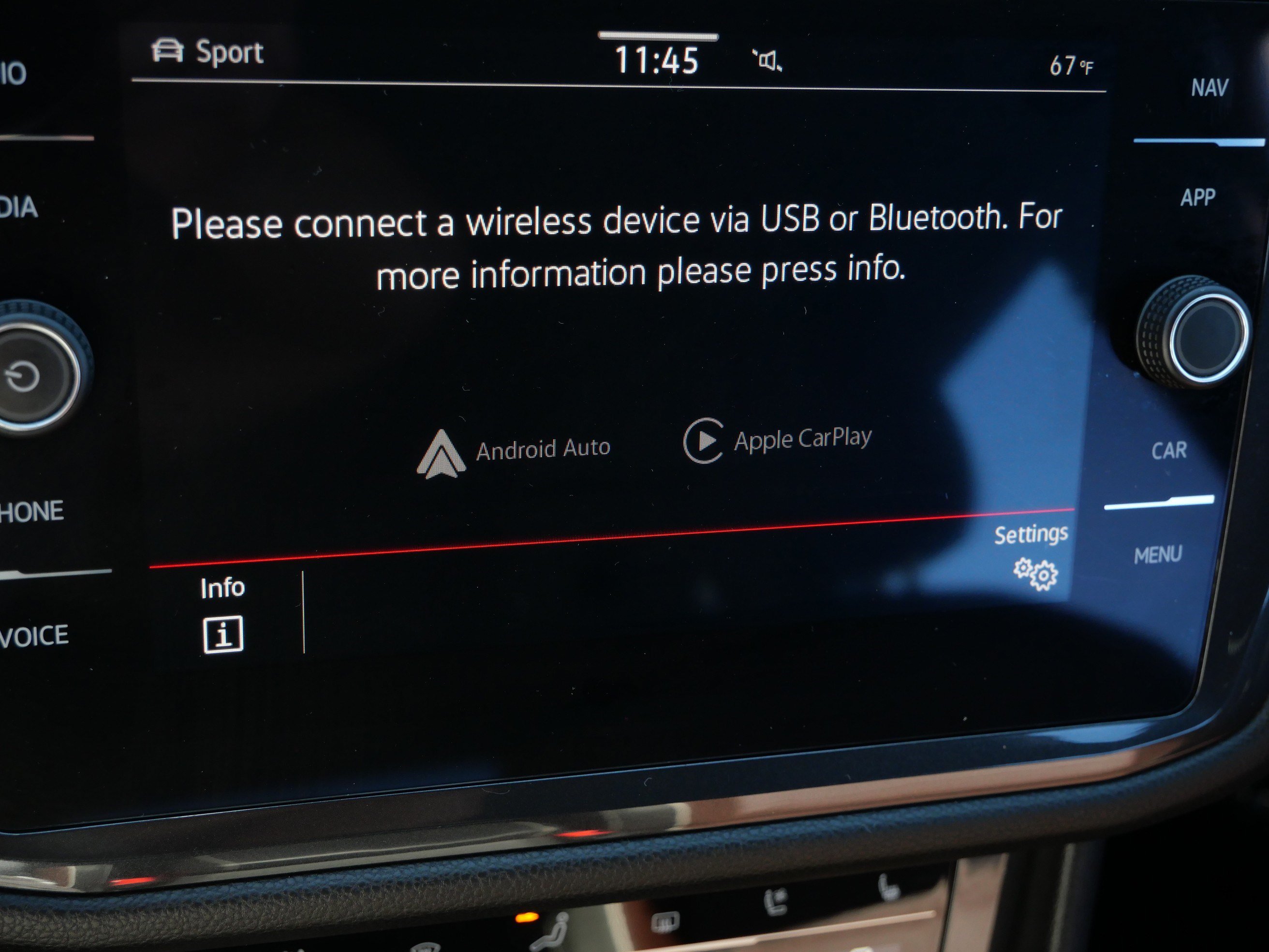Certified 2024 Volkswagen Tiguan SEL R-Line AWD/4WD image 32