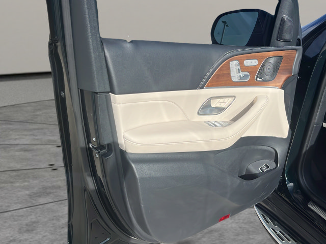 Used 2023 Mercedes-Benz GLS 450 4MATIC image 21