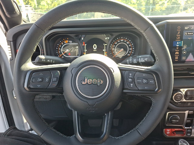 Used 2025 Jeep Wrangler Unlimited Rubicon w/ Safety Group AWD/4WD image 32