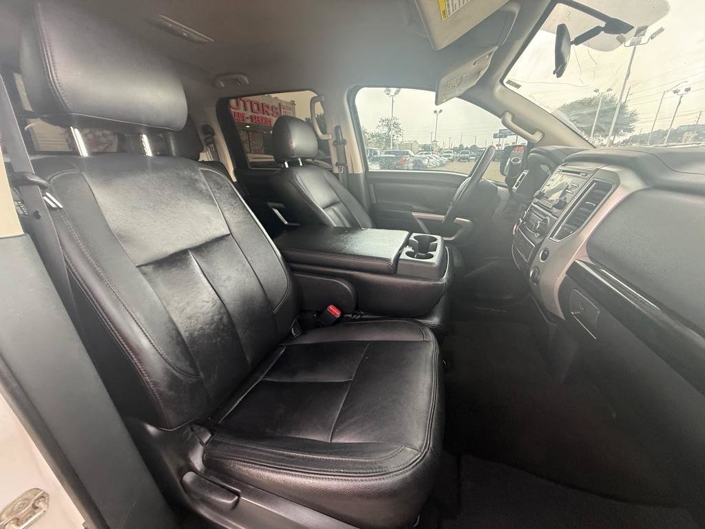 Used 2018 Nissan Titan SV RWD image 17