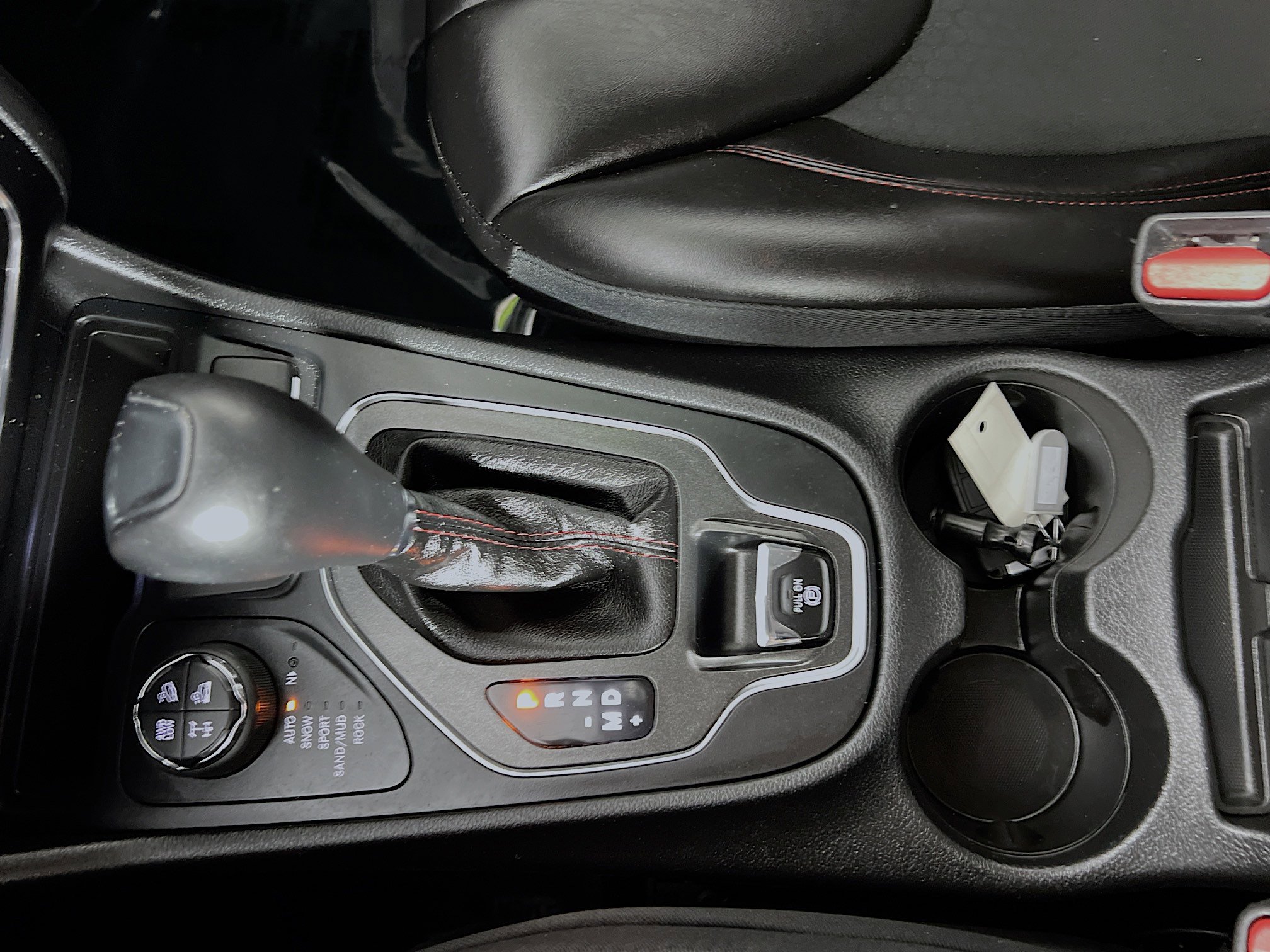 Used 2019 Jeep Cherokee Trailhawk w/ Cold Weather Group AWD/4WD image 25