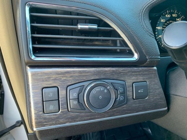 Used 2012 Lincoln MKX FWD image 14