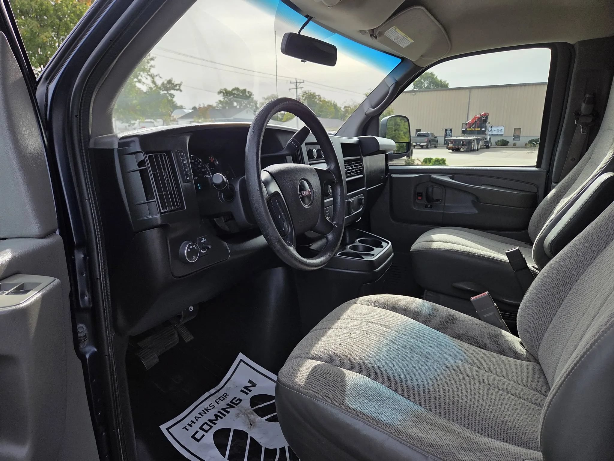 Used 2015 GMC Savana 3500 RWD image 11
