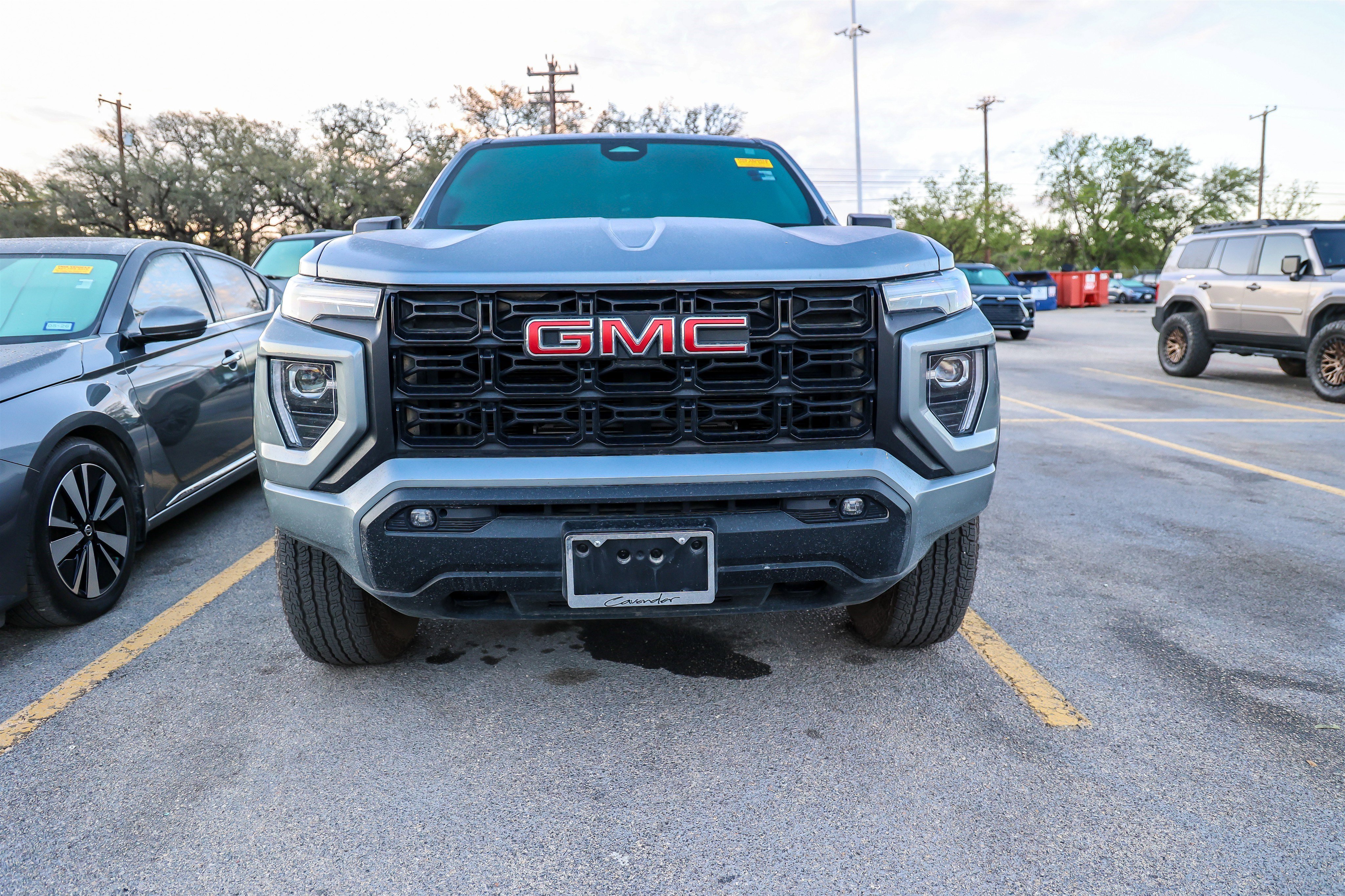 Used 2025 GMC Canyon Elevation w/ Convenience Package image 4