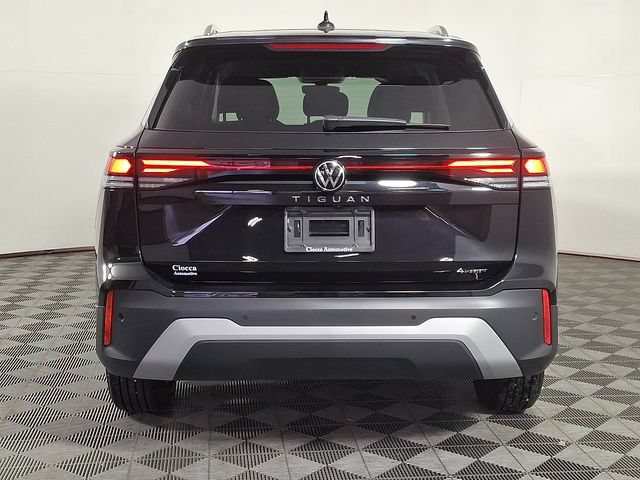 Used 2025 Volkswagen Tiguan S AWD/4WD image 8