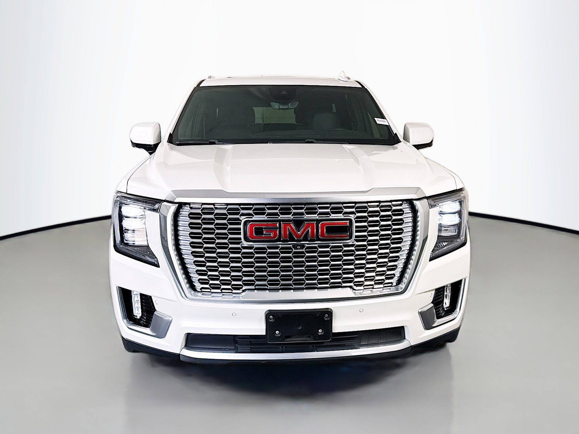 Used 2023 GMC Yukon Denali w/ Denali Reserve Package image 2