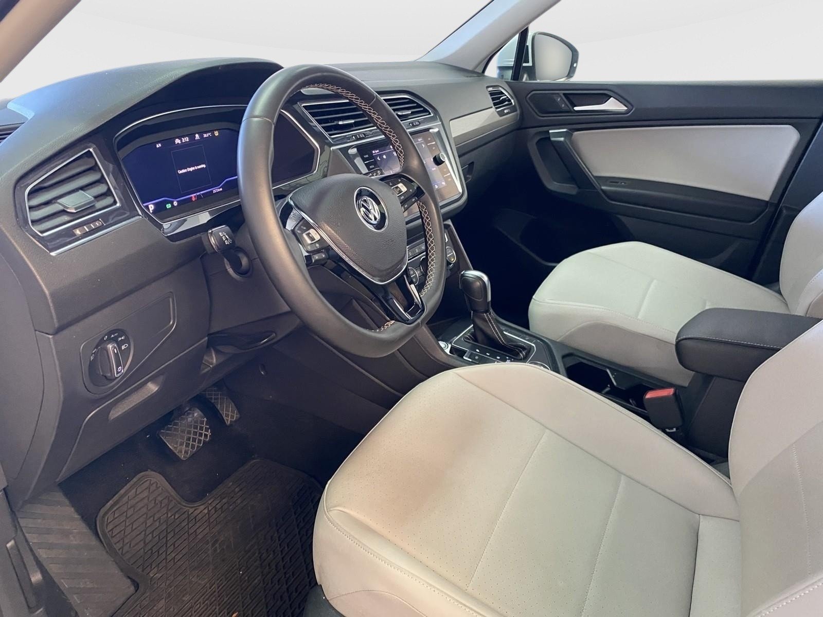 Used 2021 Volkswagen Tiguan SEL w/ 3rd Row Seat Package AWD/4WD image 20