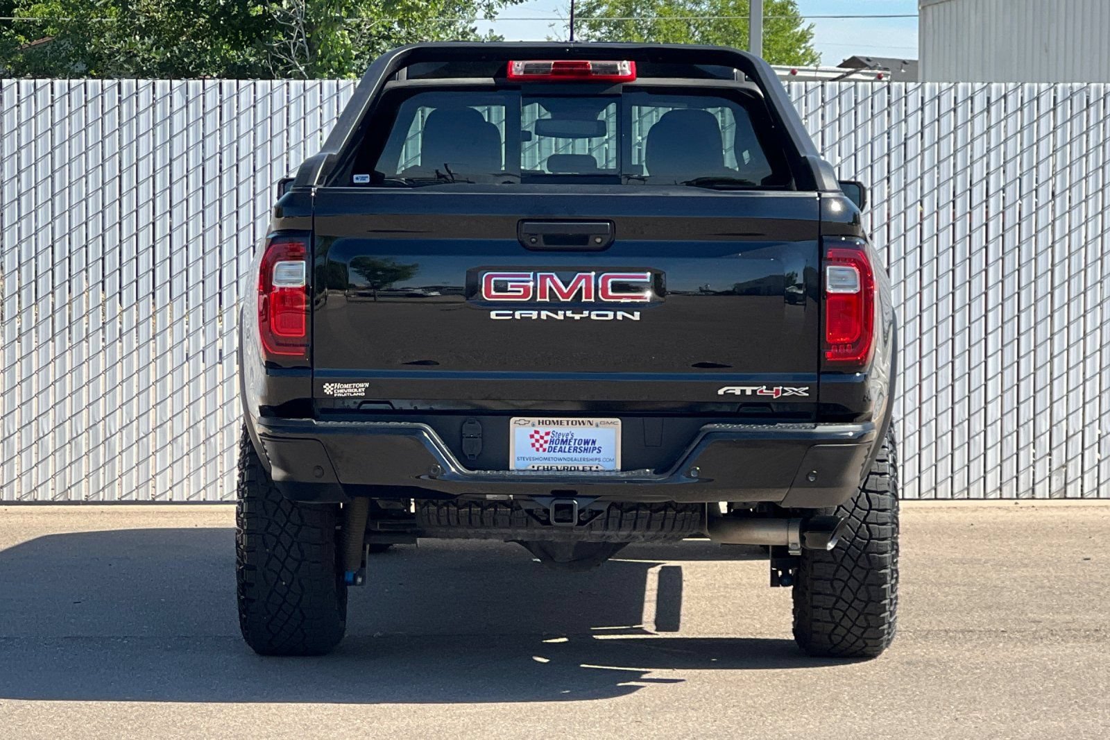 Used 2024 GMC Canyon AT4X AWD/4WD image 5