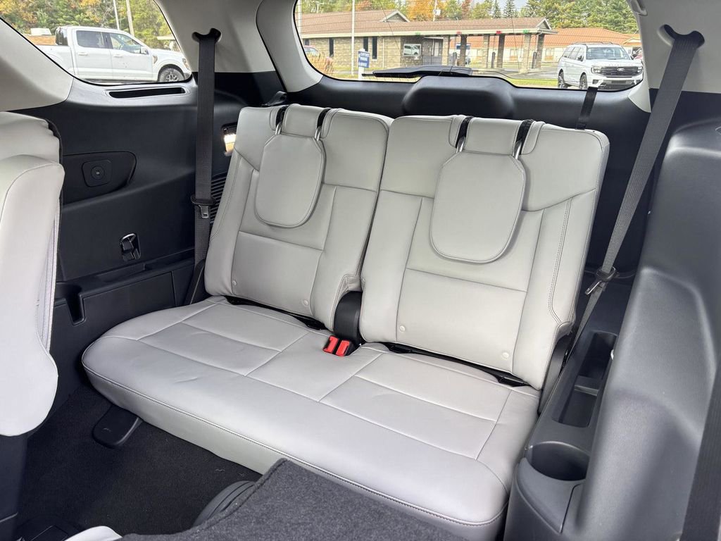 New 2026 Ford Explorer Active w/ Active Comfort Package image 14