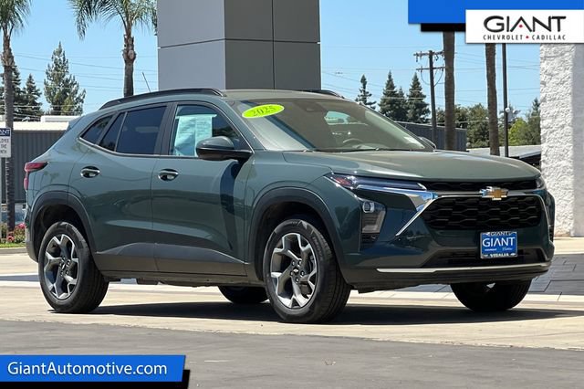 Used 2025 Chevrolet Trax LT