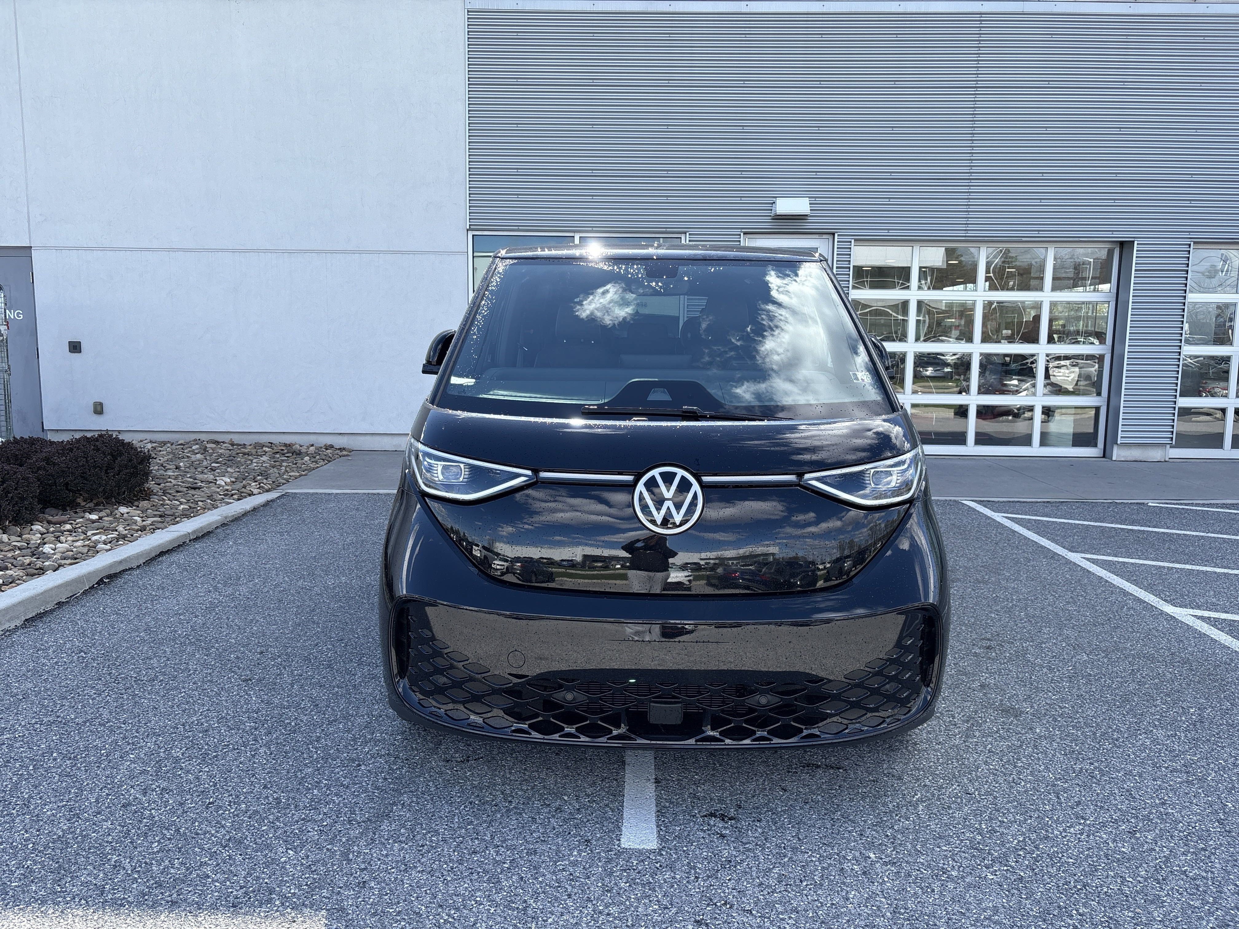 New 2025 Volkswagen ID. Buzz Pro S image 2