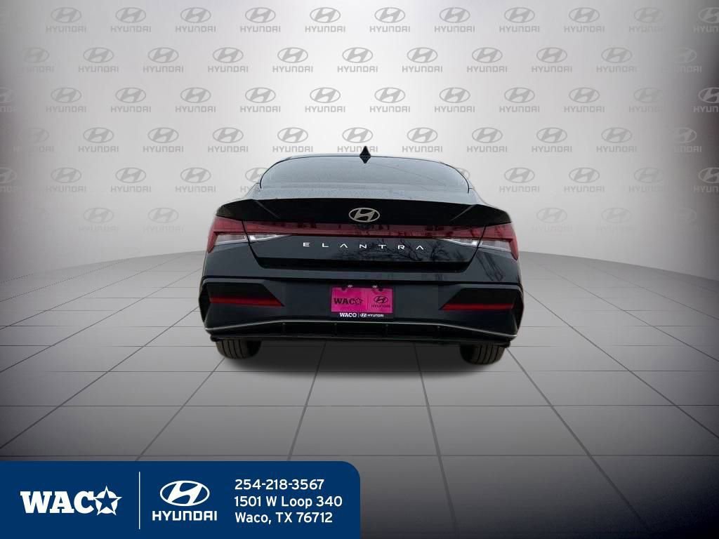 Used 2025 Hyundai Elantra Sport image 6