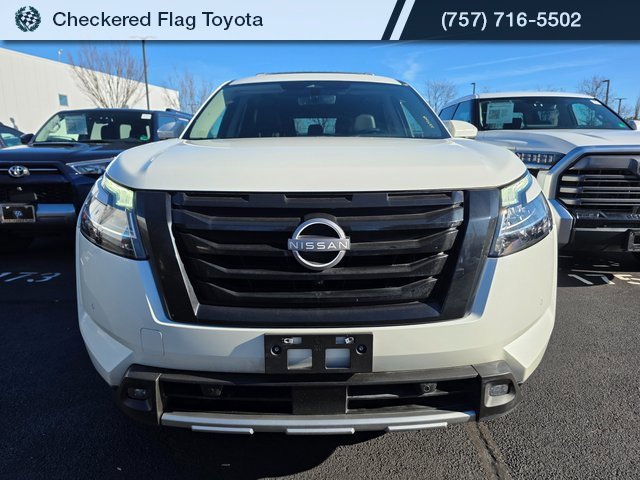 Used 2023 Nissan Pathfinder SL w/ SL Premium Package image 2