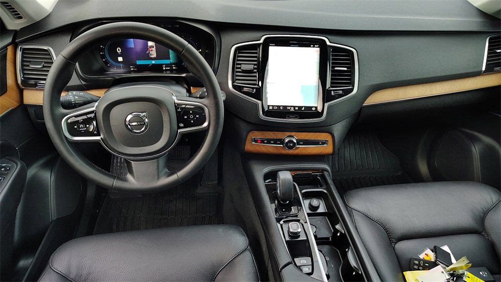 Certified 2024 Volvo XC90 T8 Plus w/ Protection Package Premier image 12