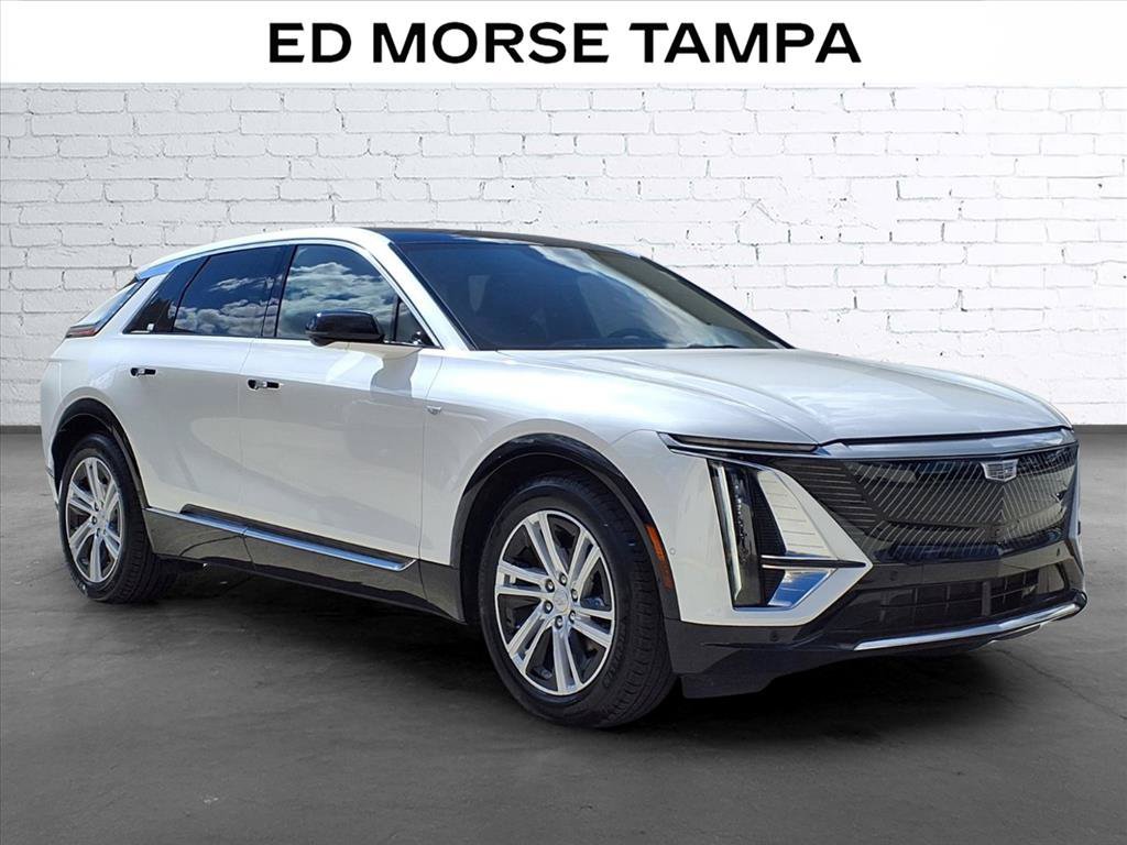 Certified 2024 Cadillac Lyriq Tech w/ Driver Assist Package RWD image 5