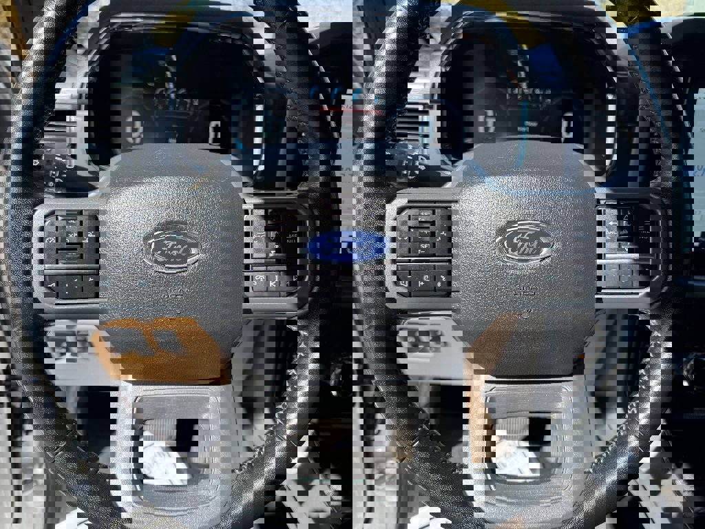 Used 2022 Ford F150 Lariat w/ Max Trailer Tow Package image 14