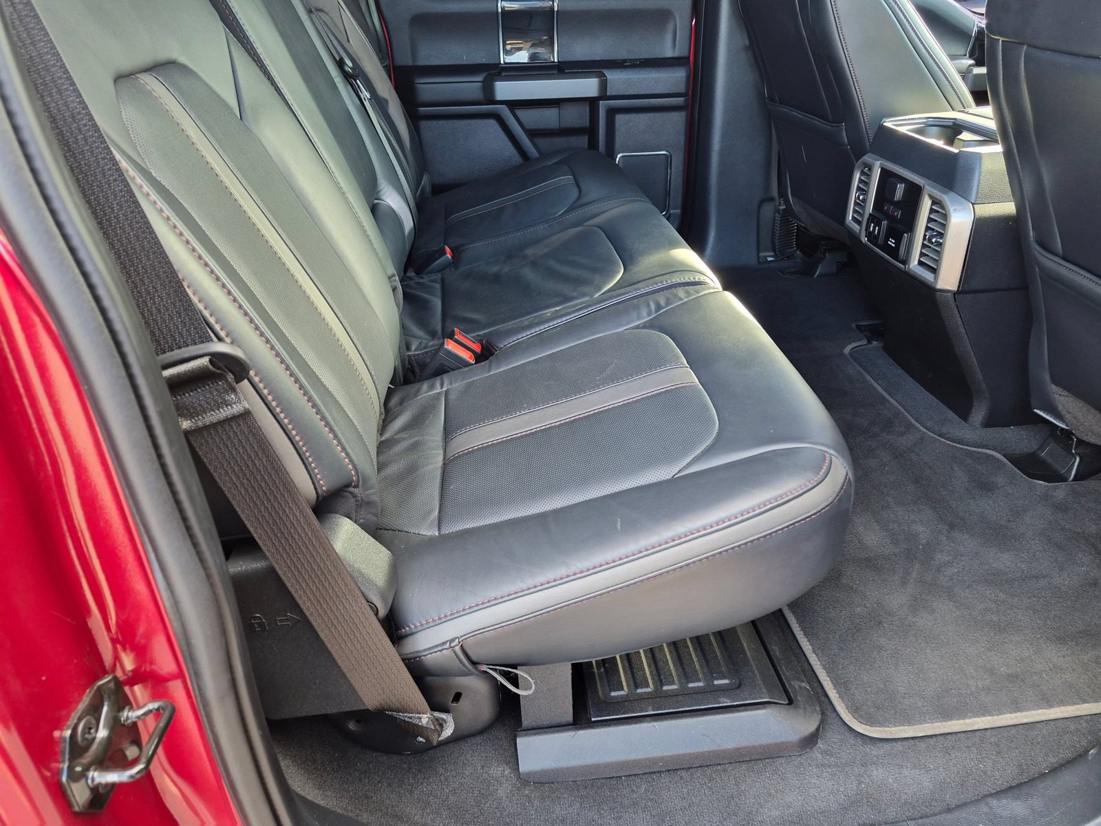 Used 2019 Ford F250 Platinum w/ Platinum Ultimate Package AWD/4WD image 19