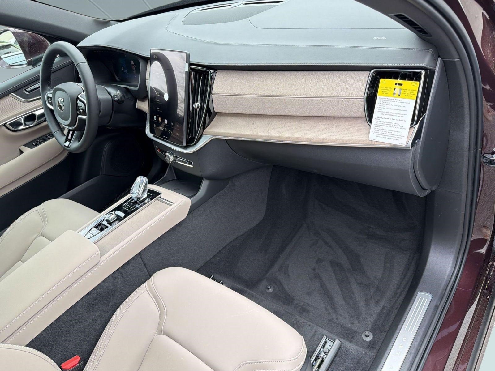 New 2026 Volvo XC90 B5 Core w/ Protection Package image 31