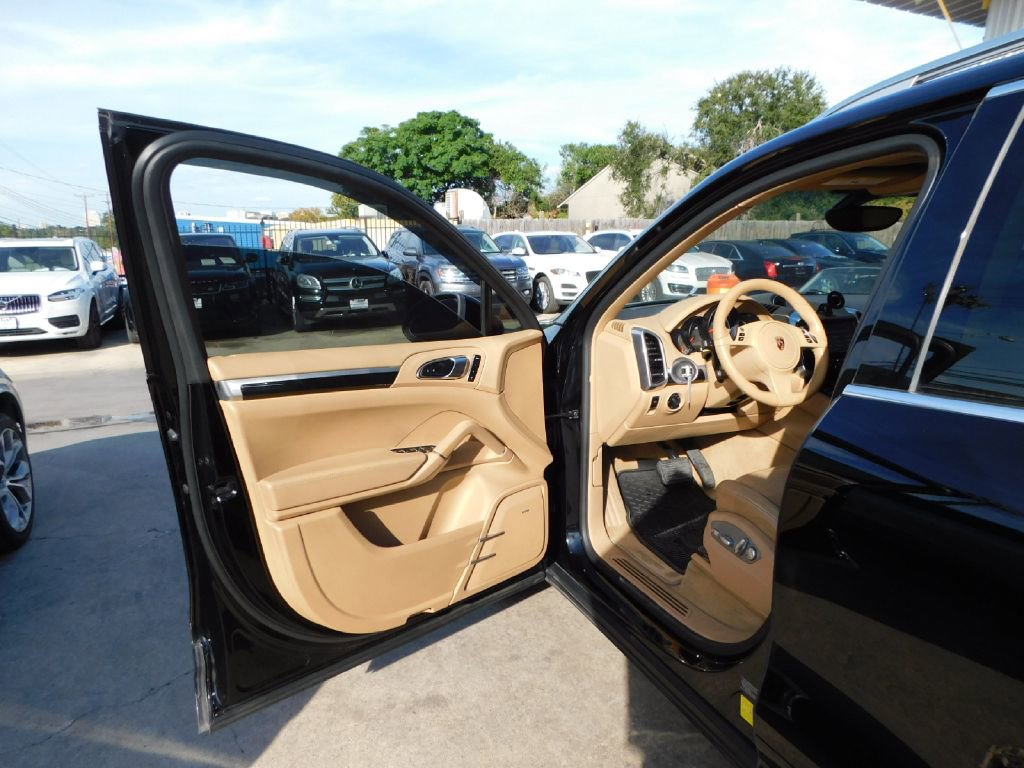 Used 2014 Porsche Cayenne AWD/4WD image 17