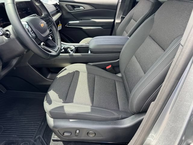 Used 2026 Chevrolet Traverse LT w/ LPO, Floor Liner Package FWD image 17