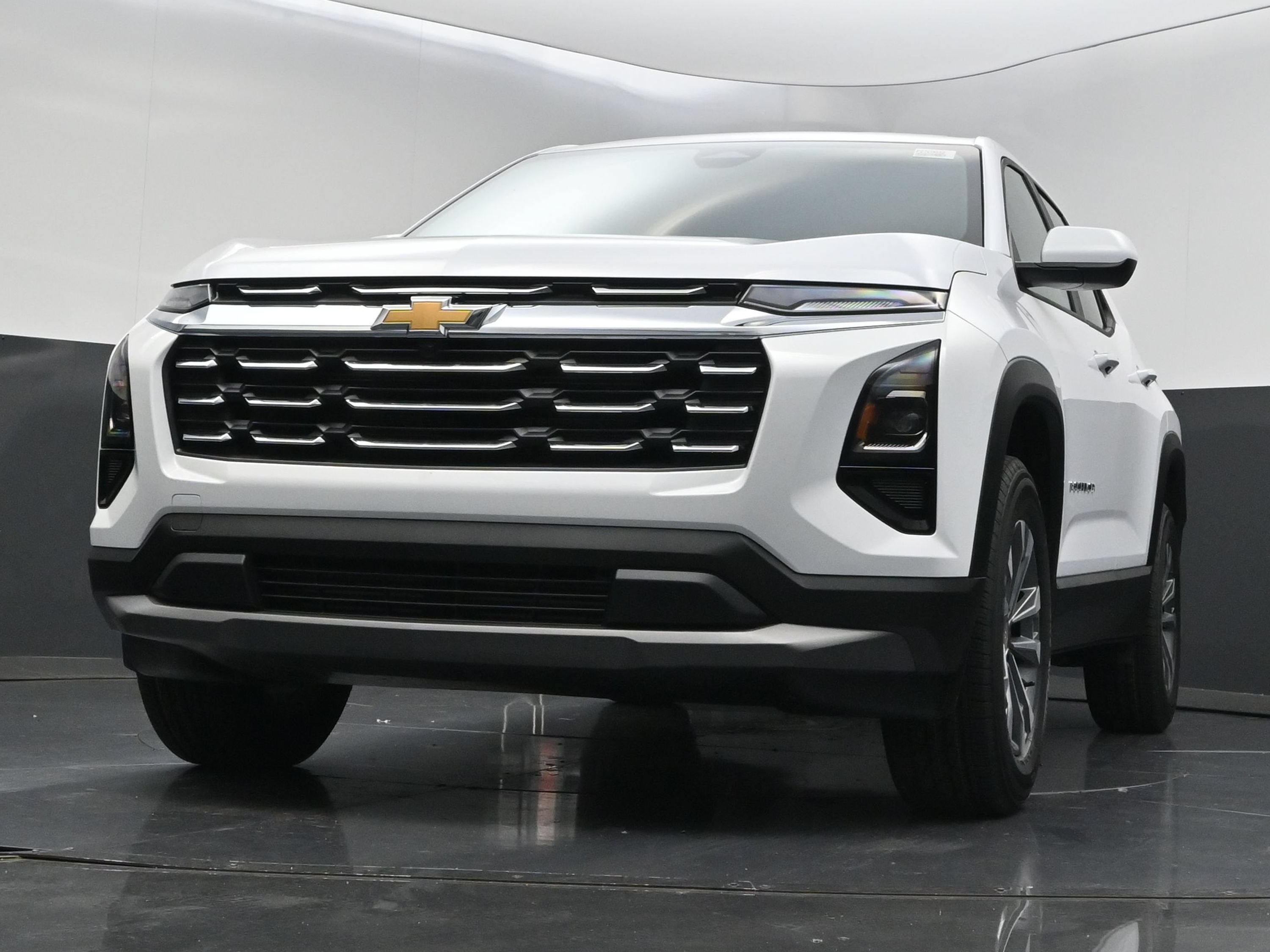 New 2027 Chevrolet Equinox LT w/ Convenience Package II FWD image 41
