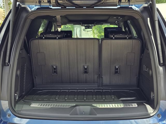 New 2026 GMC Yukon Denali w/ Denali Reserve Package AWD/4WD image 7