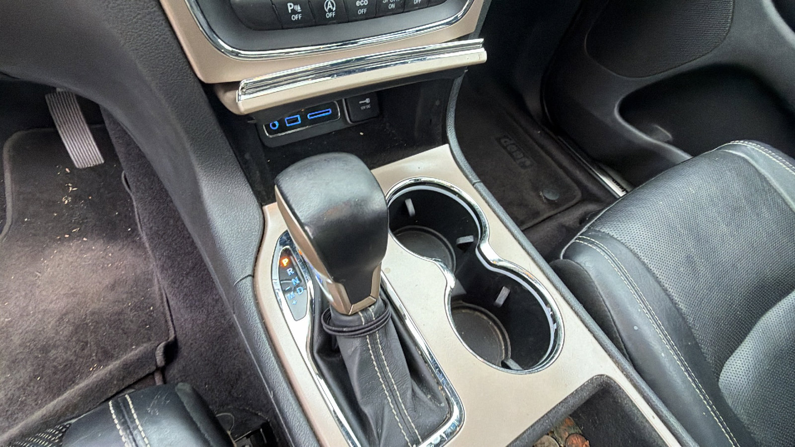 Used 2017 Jeep Grand Cherokee Limited w/ Luxury Group II RWD image 32