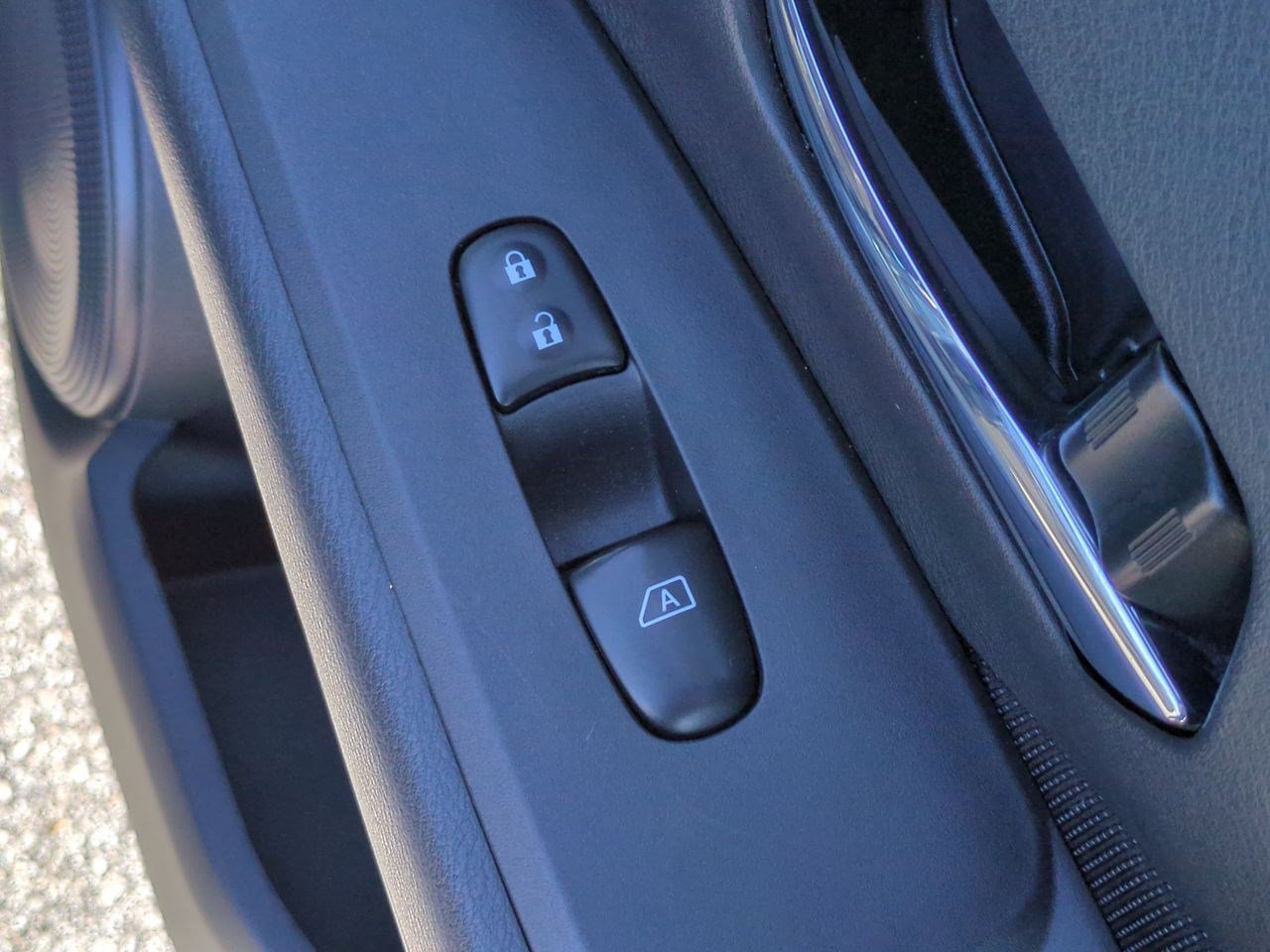 Certified 2021 Nissan Kicks SV FWD image 39
