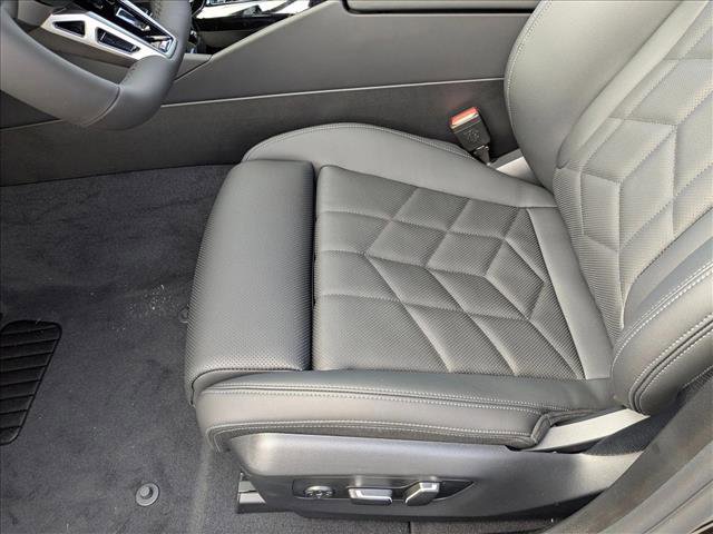 Used 2025 BMW i5 eDrive40i w/ M Sport Package image 4