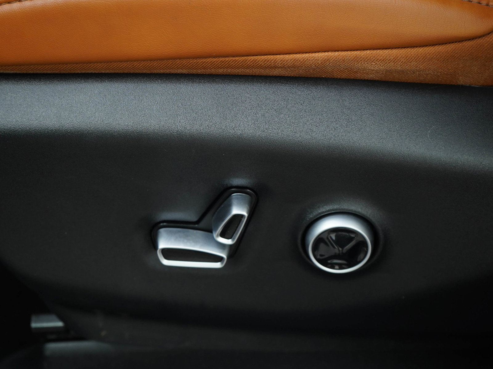 Used 2025 Chrysler Pacifica Pinnacle FWD image 25