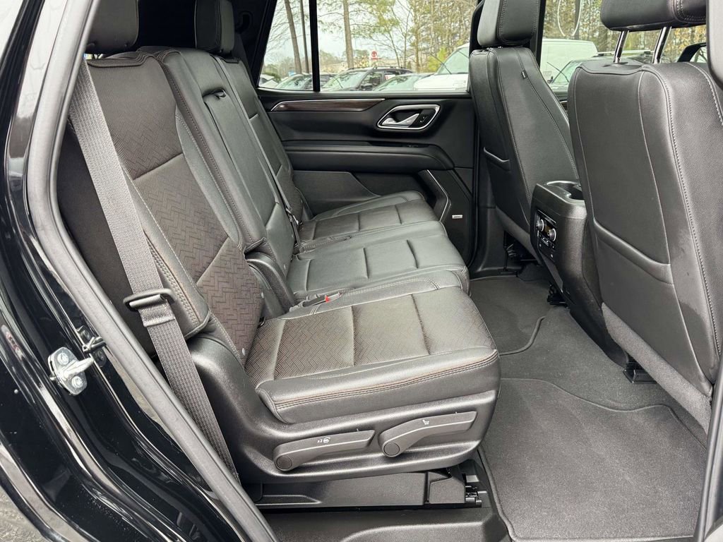 Used 2024 Chevrolet Tahoe High Country AWD/4WD image 16
