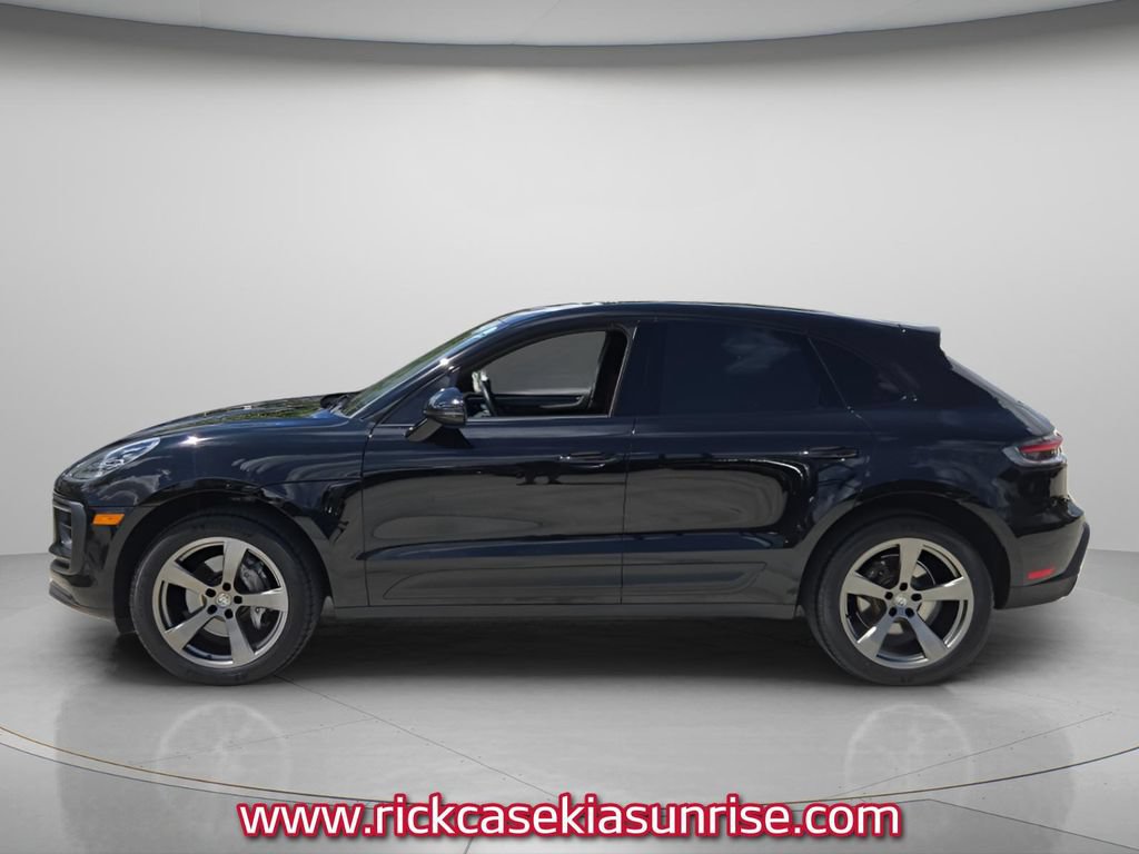 Used 2023 Porsche Macan Turbo AWD/4WD image 3