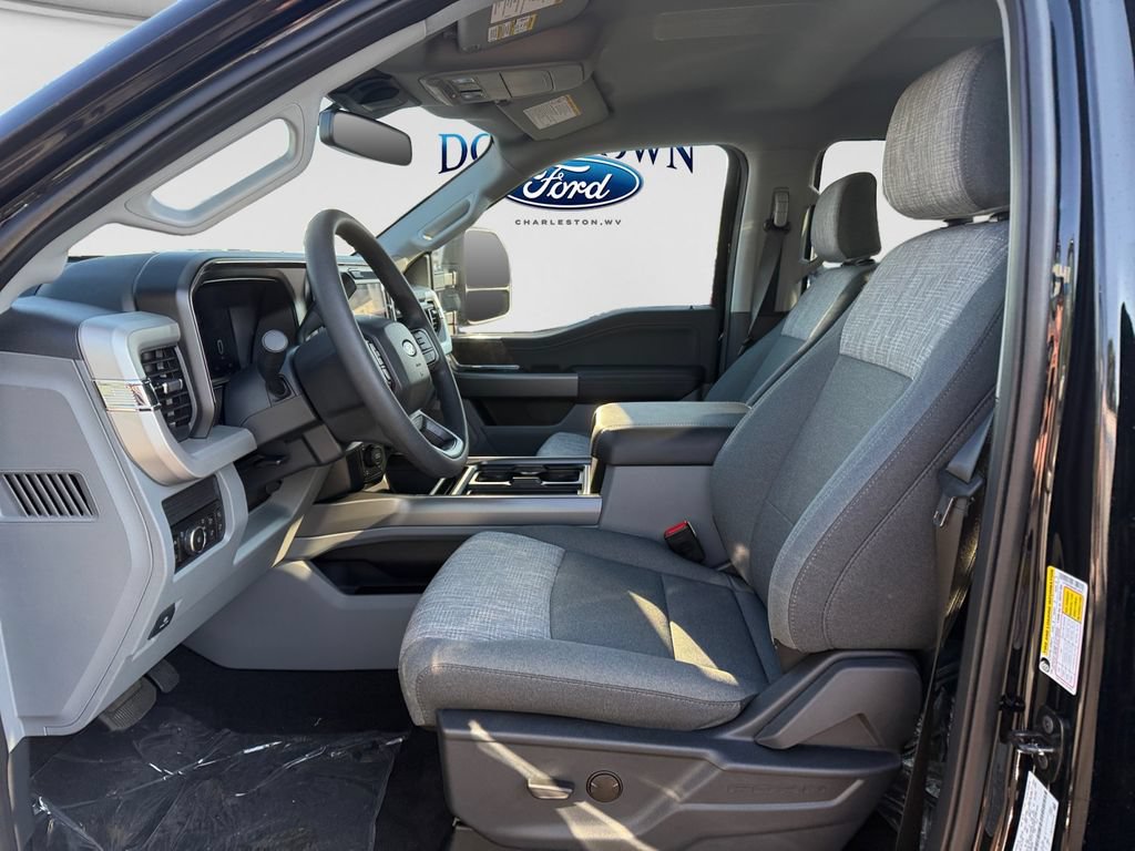 New 2027 Ford F250 XLT w/ XLT Premium Package AWD/4WD image 14