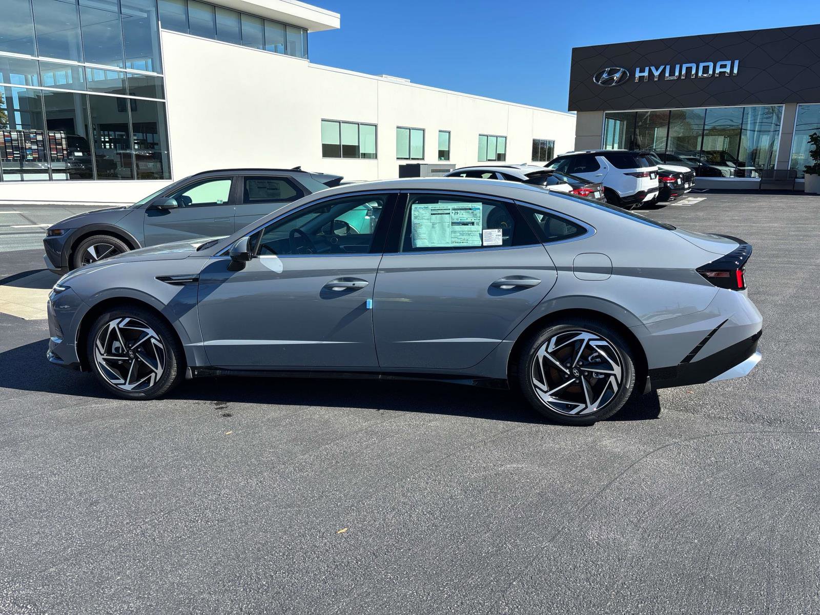 Used 2026 Hyundai Sonata SEL image 2